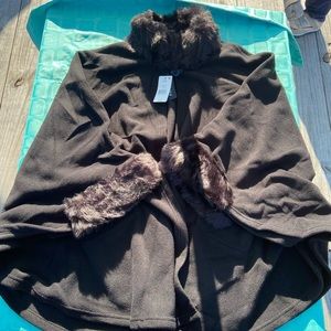 Cejon black Shawl with fur trim around neck and arms